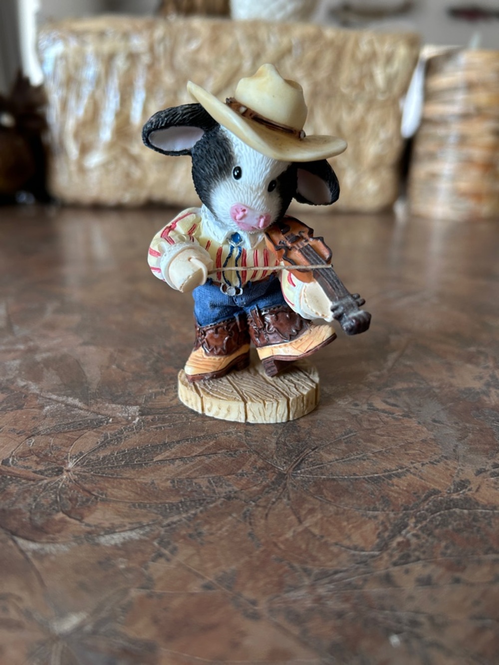 Mary’s Moo Moos Vintage 1998 “You Put A Song In Moo Heart” Enesco Figurine